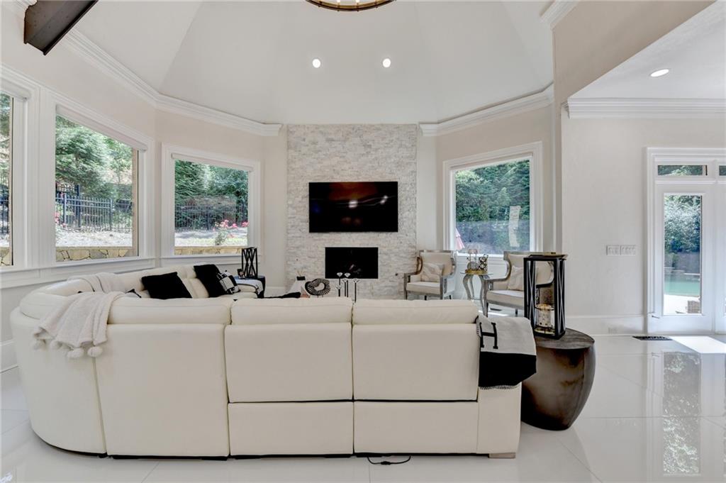 8525 Saint Marlo Fairway Drive Dr, Duluth, Georgia image 43