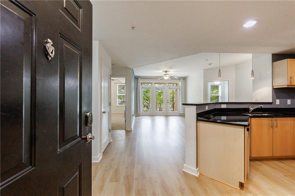 390 17th Street NW 2053