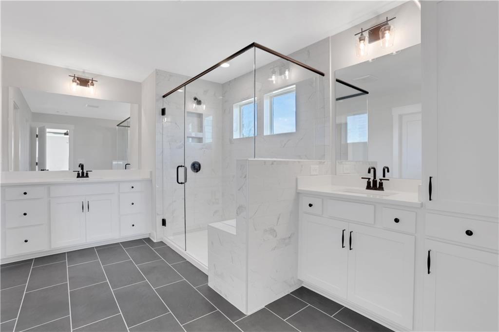 6803 Cambridge Drive, Flowery Branch, Georgia image 35