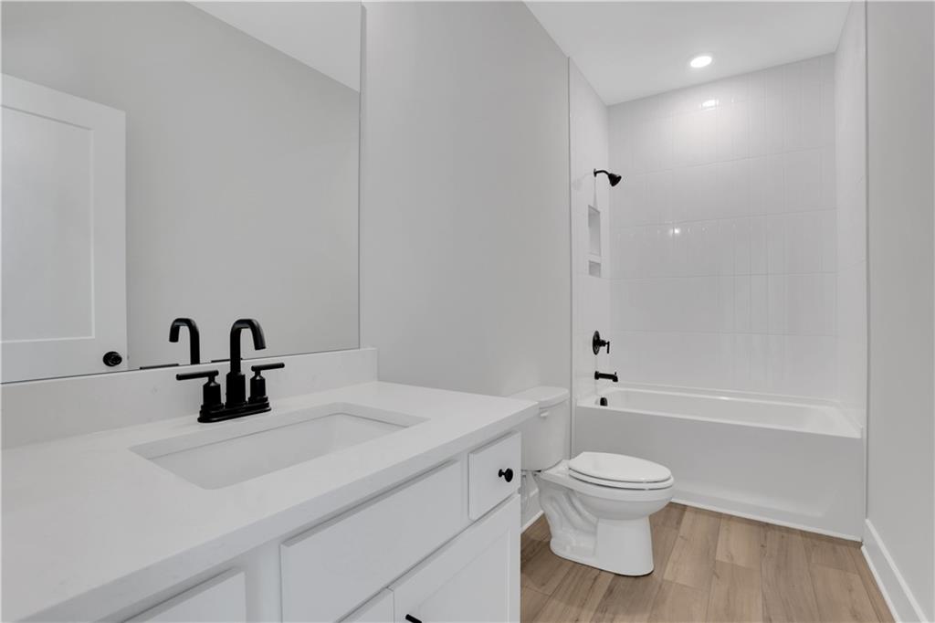 6803 Cambridge Drive, Flowery Branch, Georgia image 44