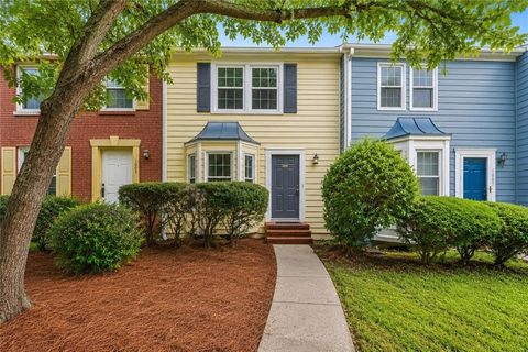 Townhouse For Sale - 1005 Kennesborough Road<br/> Kennesaw, GA 30144