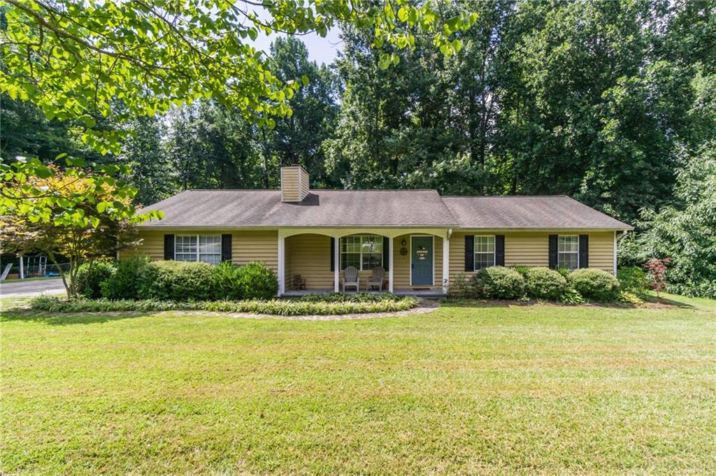 Photo 1 of 25 — 4418 Oak Creek Drive, Gainesville, GA 30506