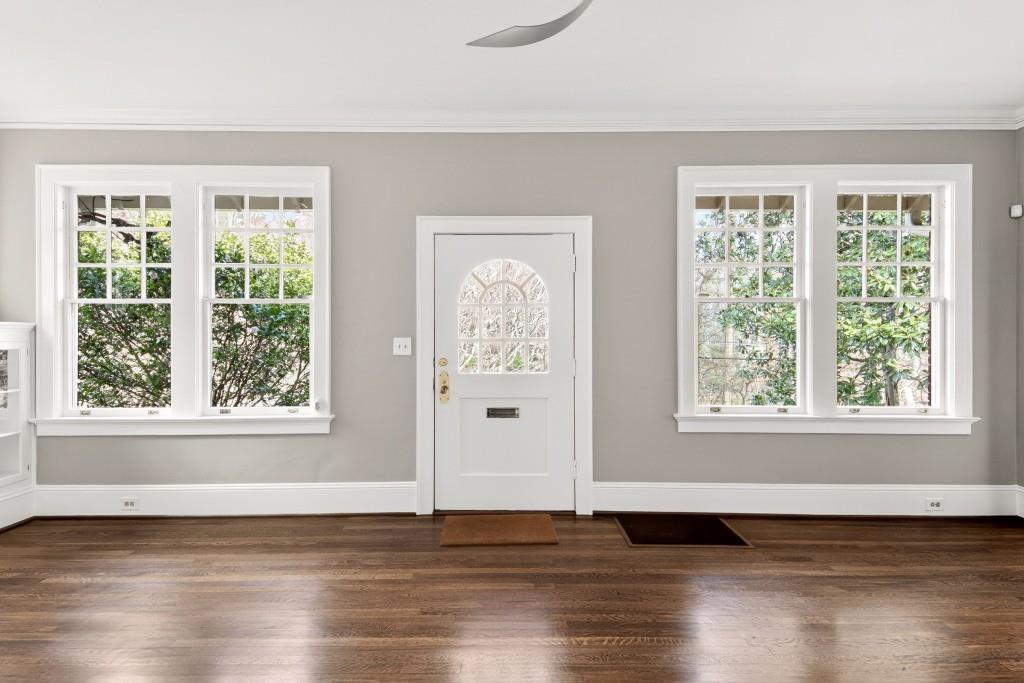 719 Elkmont Drive NE