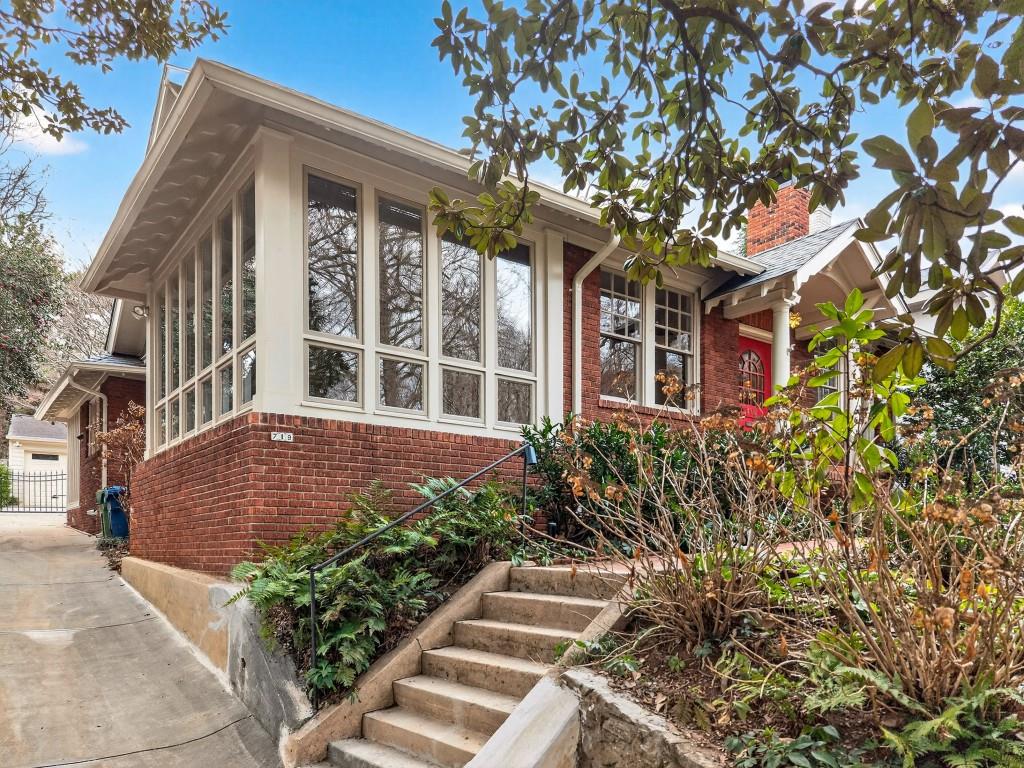 719 Elkmont Drive NE