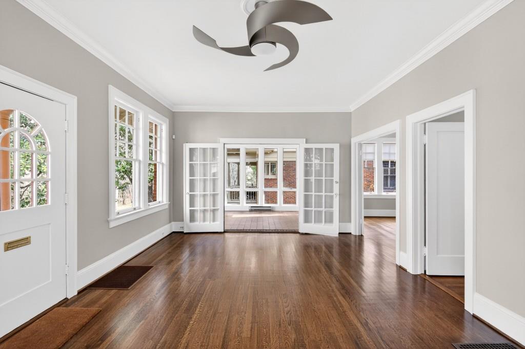 719 Elkmont Drive NE