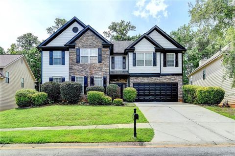 A home in Fairburn