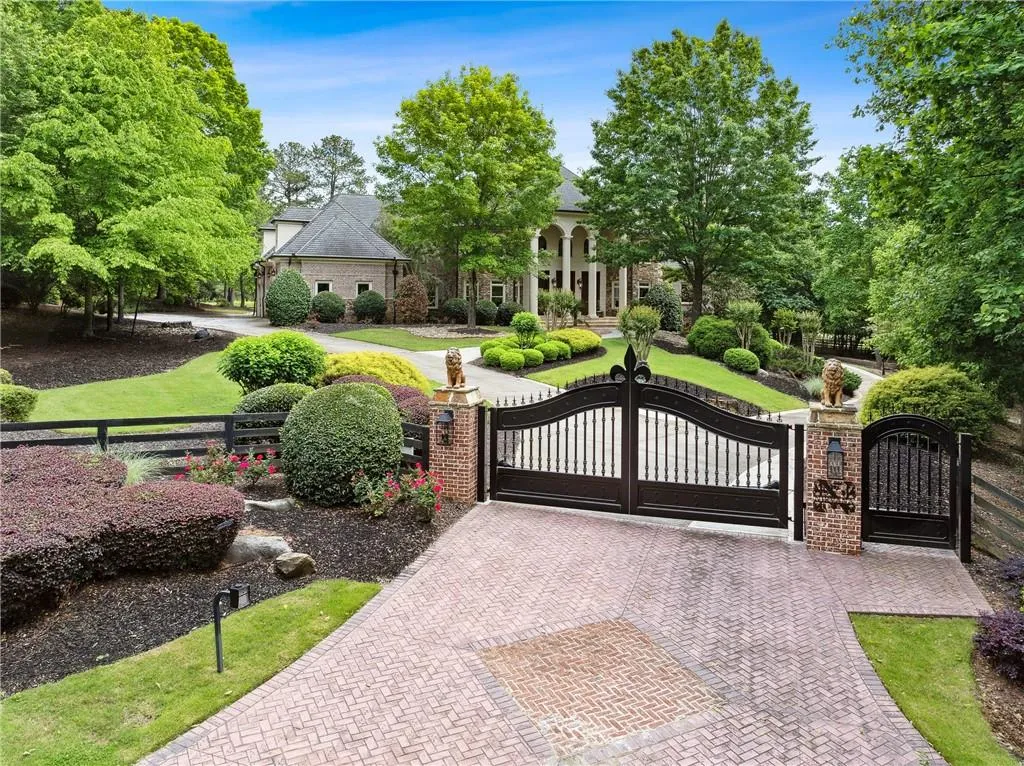 Alpharetta, Georgia 30004, United States, 6 Bedrooms Bedrooms, ,9 BathroomsBathrooms,Residential,Active,125431