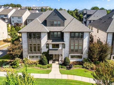 Townhouse For Sale - 201 Britten Pass<br/> Alpharetta, GA 30009