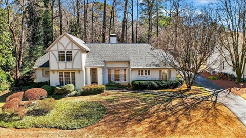 Homes For Sale - 561 Bridgewater Drive<br/> Atlanta, GA 30328
