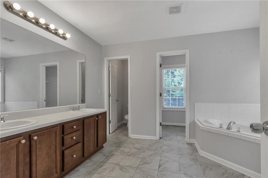 7228 Silverleaf Circle, Fairburn, Georgia image 11