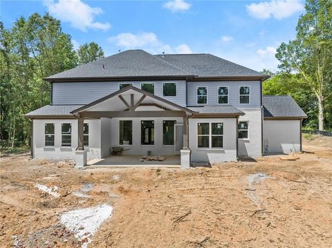 A home in Dacula