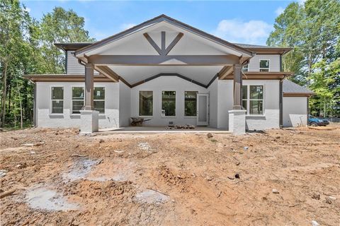 A home in Dacula