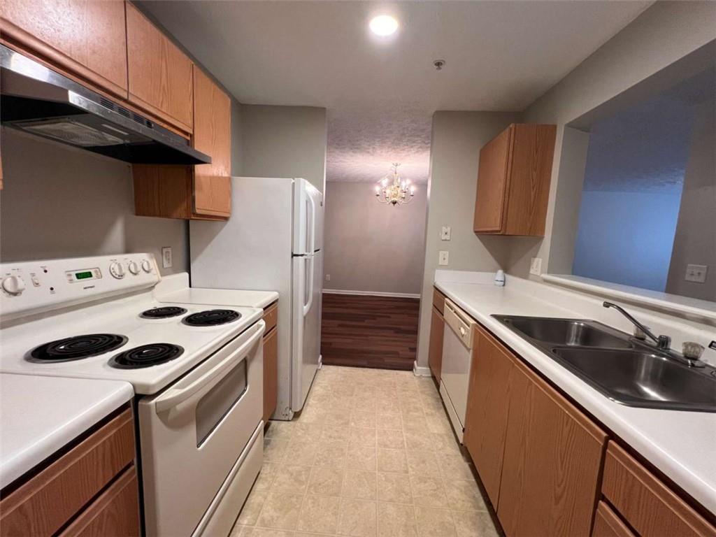 Fairington Park Condominium - Residential