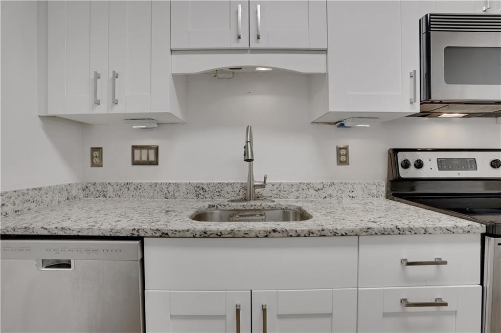 3843 Woodridge Way
