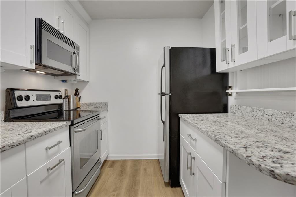 3843 Woodridge Way