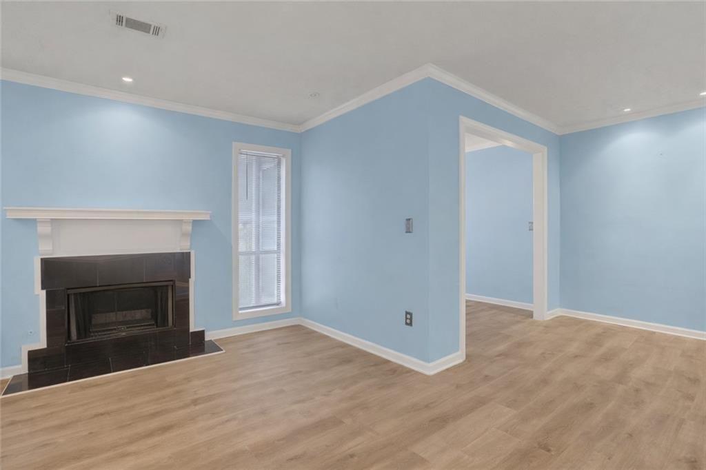 3843 Woodridge Way