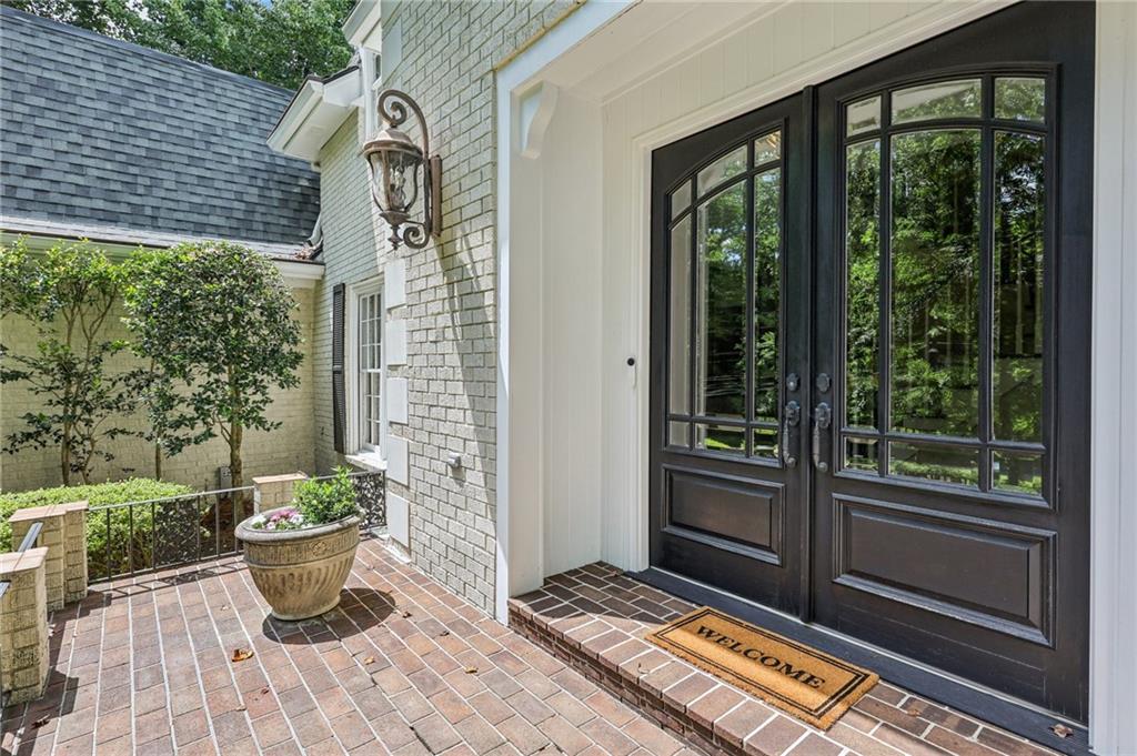 1382 W Wesley Road NW