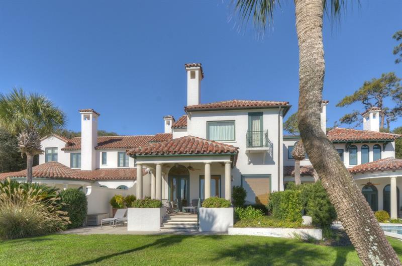 Little jewel right on the ocean in Ocean Forest. Private, exclusive 4 bedroom, 4+ bathrooms, the perfect hideaway! Sea Island and Ocean Forest Resort living. Walk out to Ocean Forest Golf Course, Ocean Forest Club House and the ocean. Views from every room. Renovated kitchen, veranda, covered porch, three fireplaces, elevator, two car garage, storage. Private guest suite.