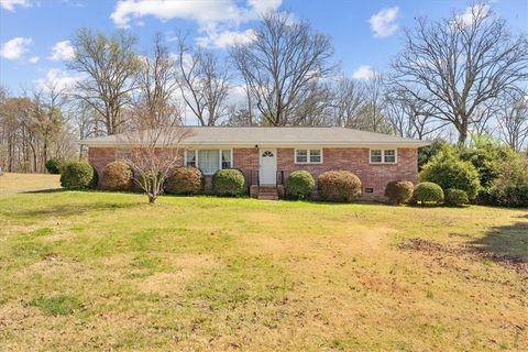 Homes For Sale - 450 Oak Hill Drive<br/> Chattooga County, Trion, GA 30753