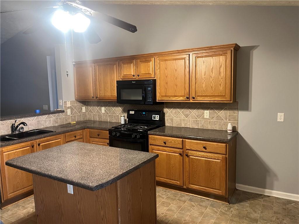8236 Eastshore Drive, Union City, Georgia image 6