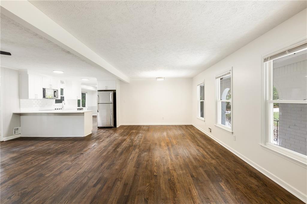 1019 Crestwood Lane