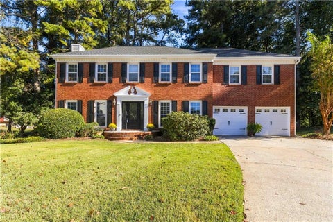 Homes For Sale - 1390 Warrenton Hunt<br/> Gwinnett County, Lawrenceville, GA 30043