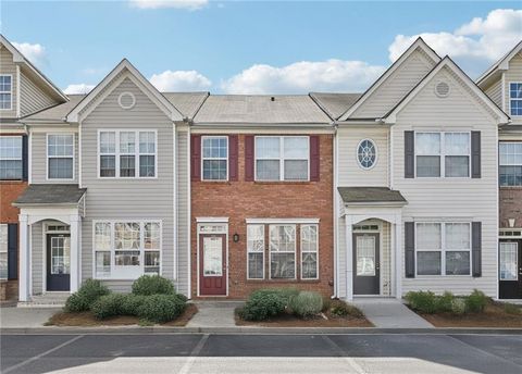 Townhouse For Sale - 2706 Heathrow Drive<br/> Lawrenceville, GA 30043