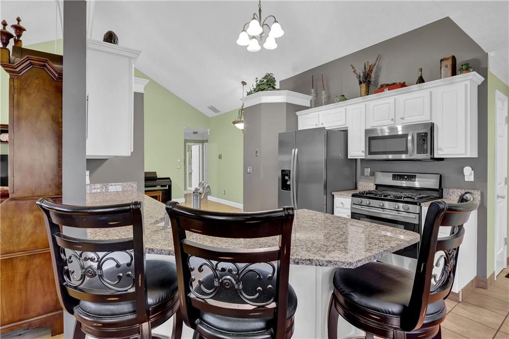6082 Hillsdale Circle