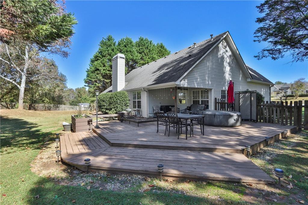 6082 Hillsdale Circle