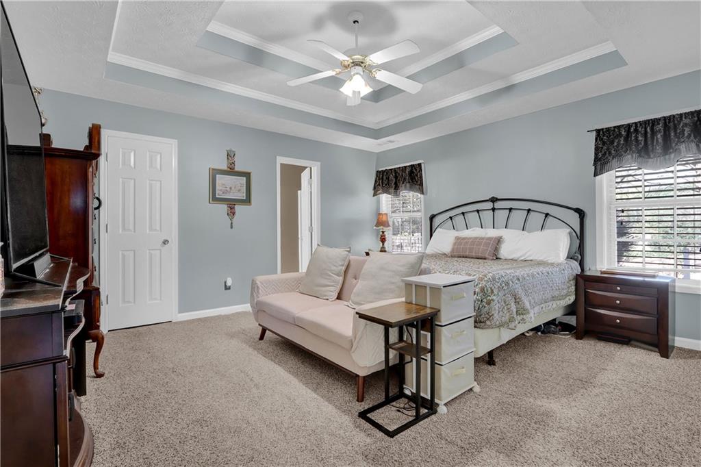 6082 Hillsdale Circle