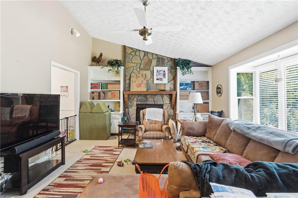 5045 Ravenwood Drive