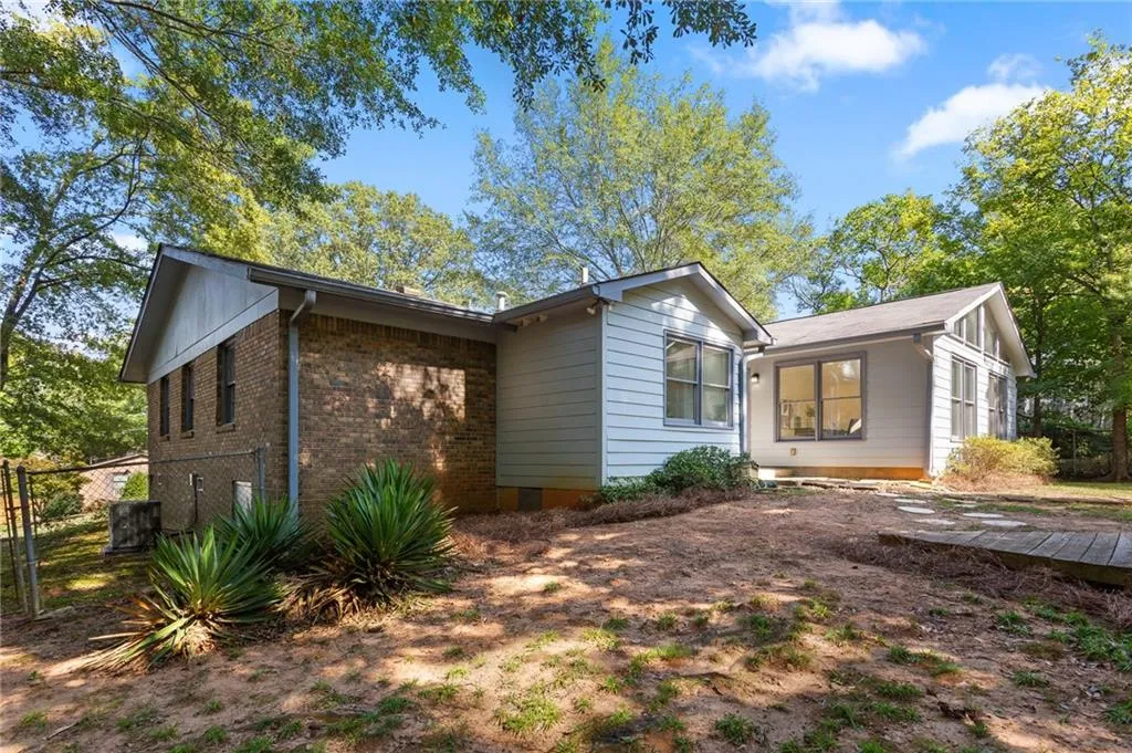 Smyrna, Georgia 30080, United States, 3 Bedrooms Bedrooms, ,3 BathroomsBathrooms,Residential,Pending,38561