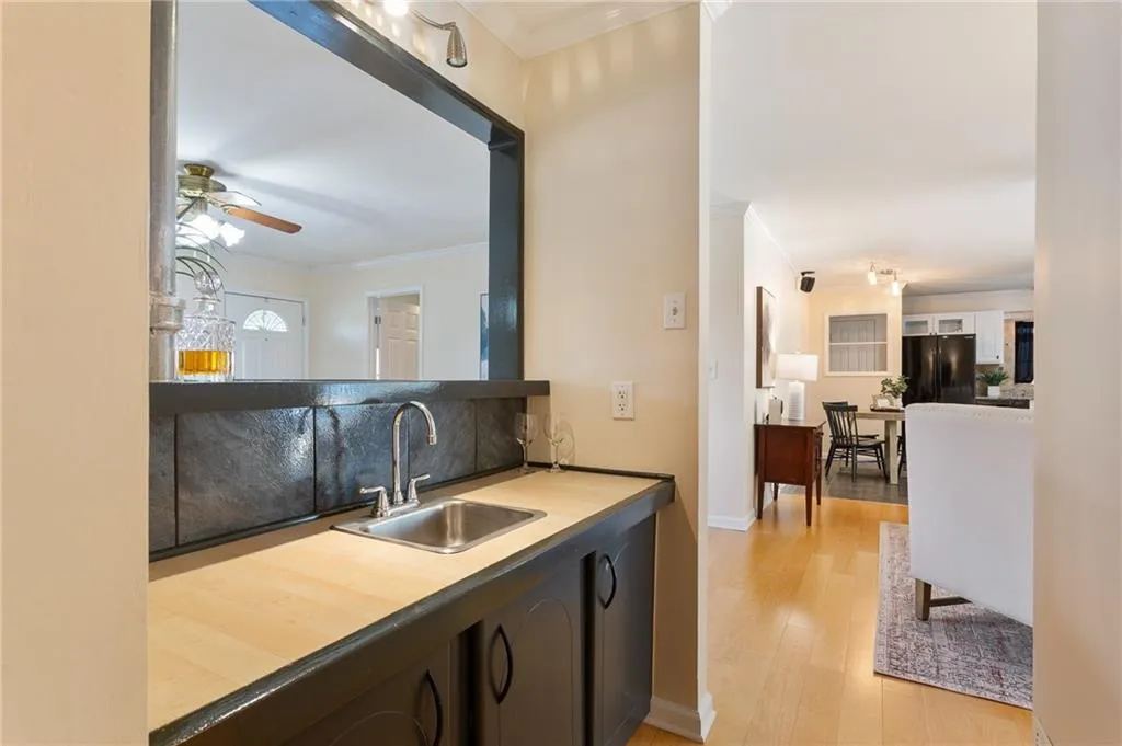 Smyrna, Georgia 30080, United States, 3 Bedrooms Bedrooms, ,3 BathroomsBathrooms,Residential,Pending,38561