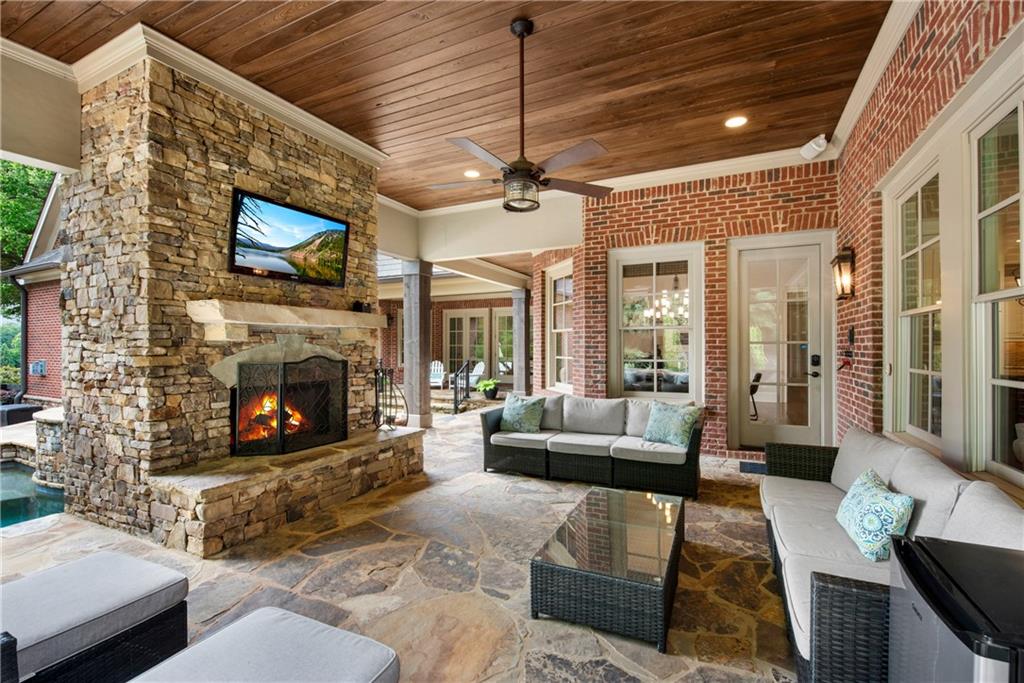 13942 Tree Loft Road