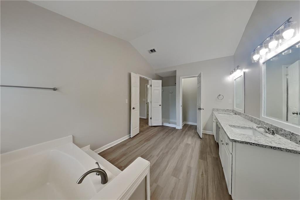 Regency at Kingsgate - Residential Lease