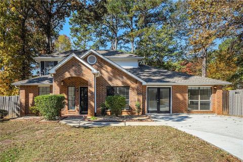 2001 Hunters Cove Drive Lawrenceville GA 30044