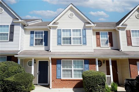 Townhouse For Sale - 5338 Creekview Lane<br/> Clayton County, Morrow, GA 30260