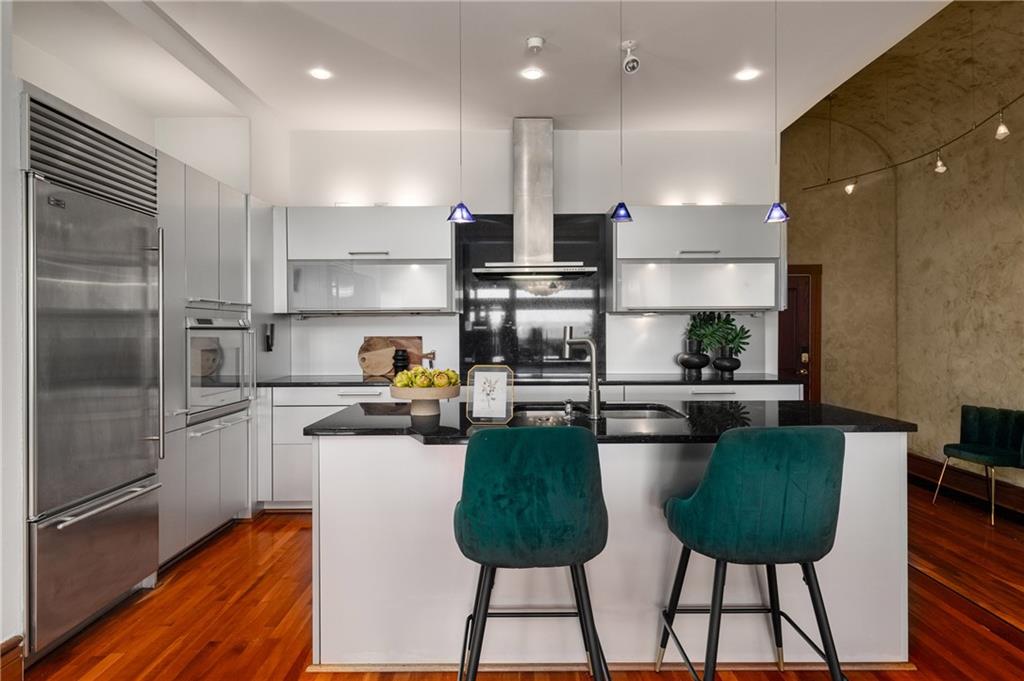 3334 Peachtree Road NE 1707