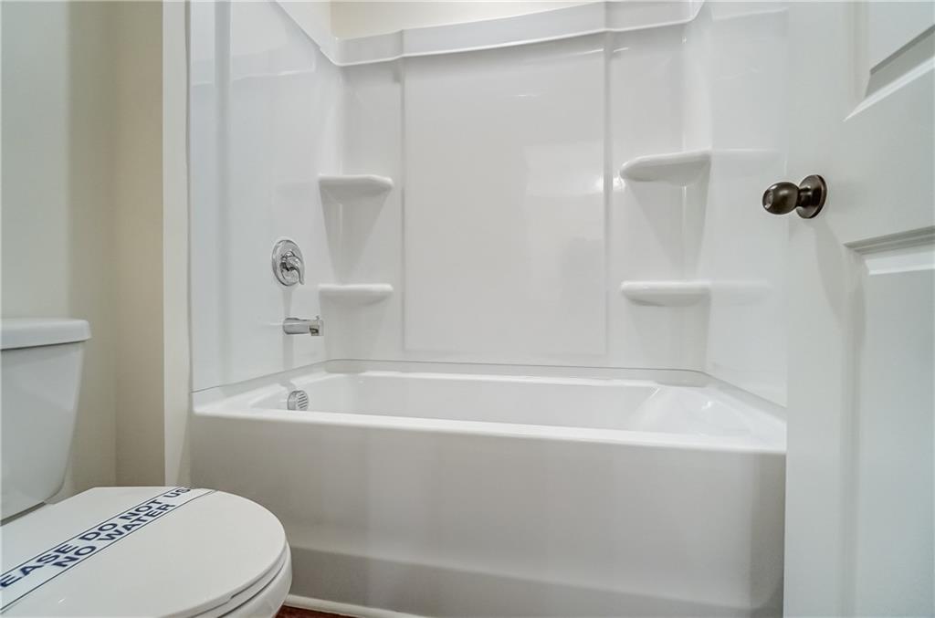 7028 Manchester Drive, Flowery Branch, Georgia image 46