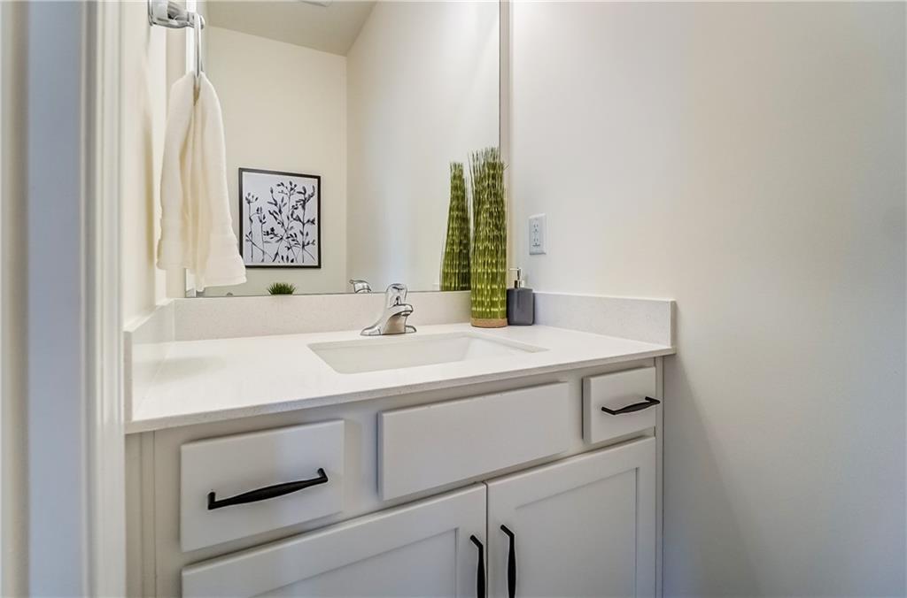 7028 Manchester Drive, Flowery Branch, Georgia image 38