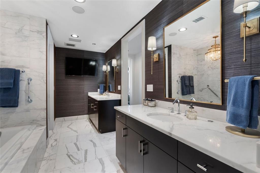 Ritz Carlton Residences - Residential