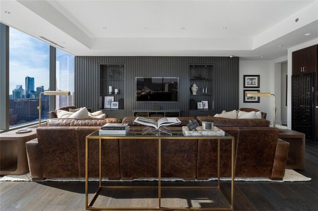 Ritz Carlton Residences - Residential
