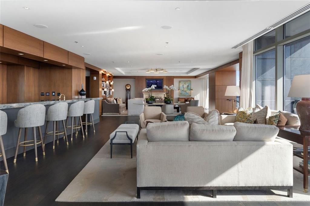 Ritz Carlton Residences - Residential