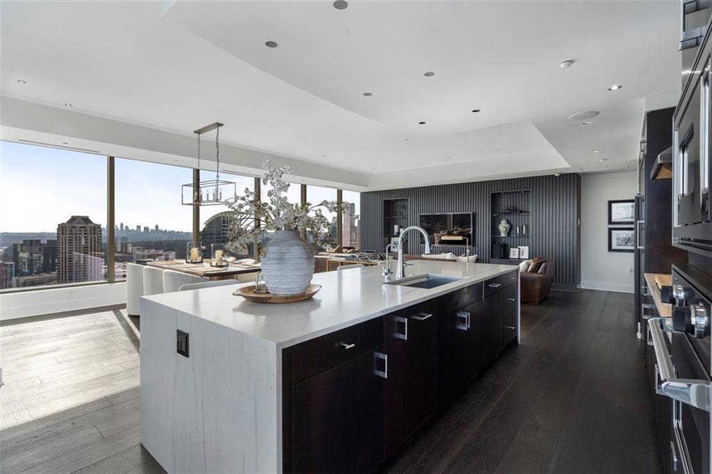 Ritz Carlton Residences - Residential
