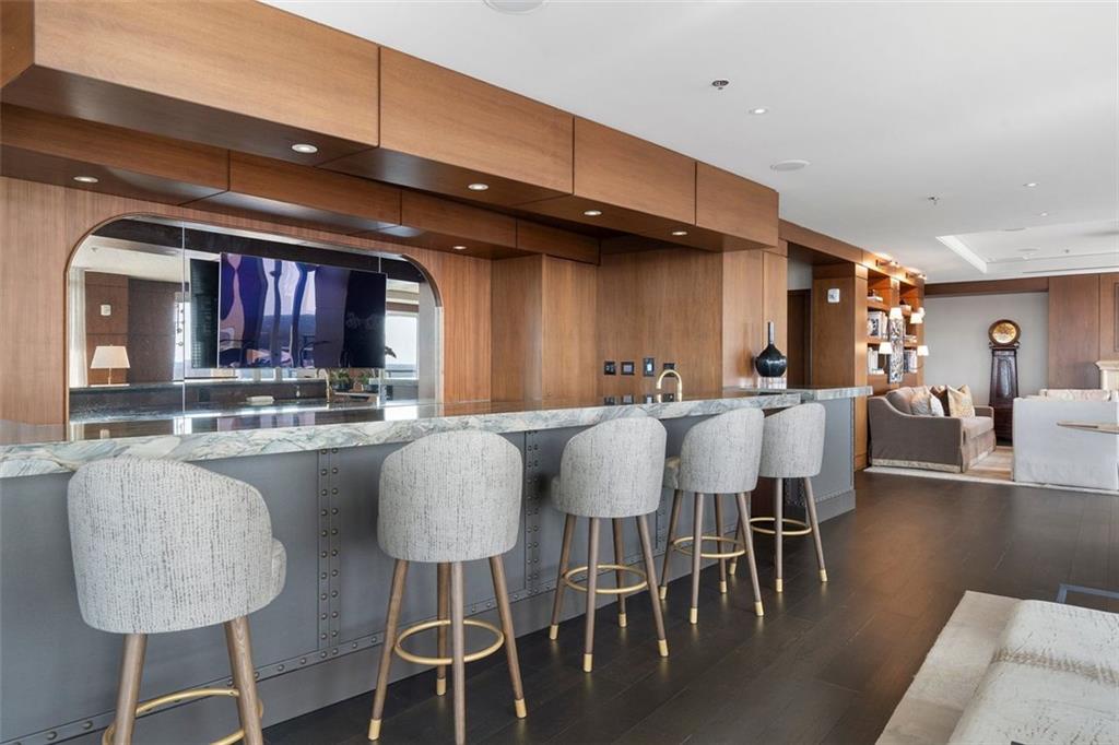 Ritz Carlton Residences - Residential
