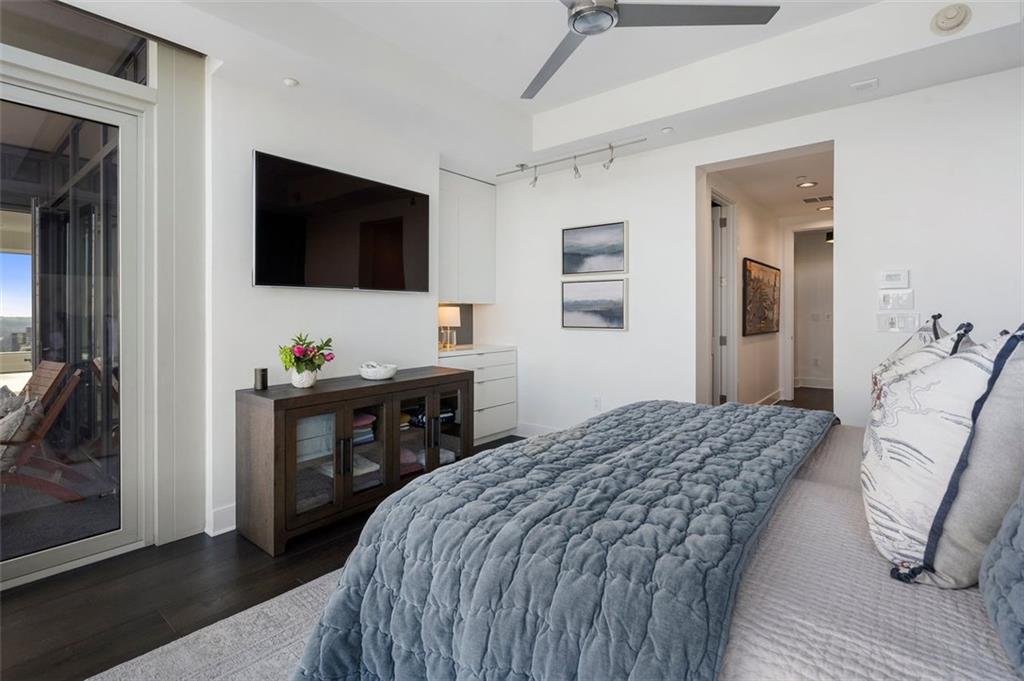 Ritz Carlton Residences - Residential