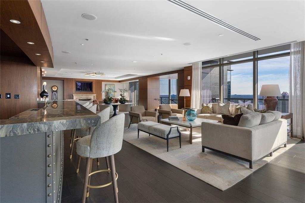Ritz Carlton Residences - Residential