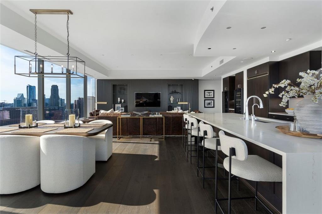 Ritz Carlton Residences - Residential