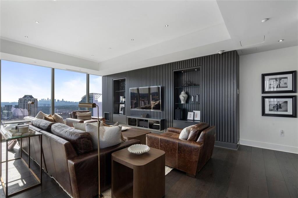 Ritz Carlton Residences - Residential