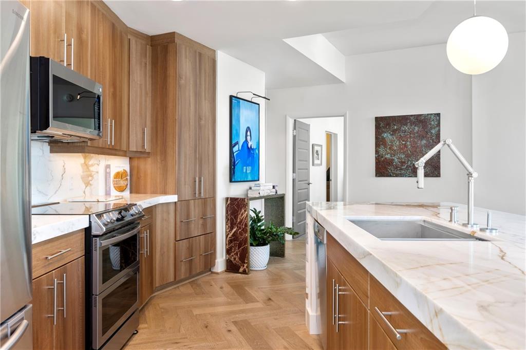 1010 Midtown - Residential
